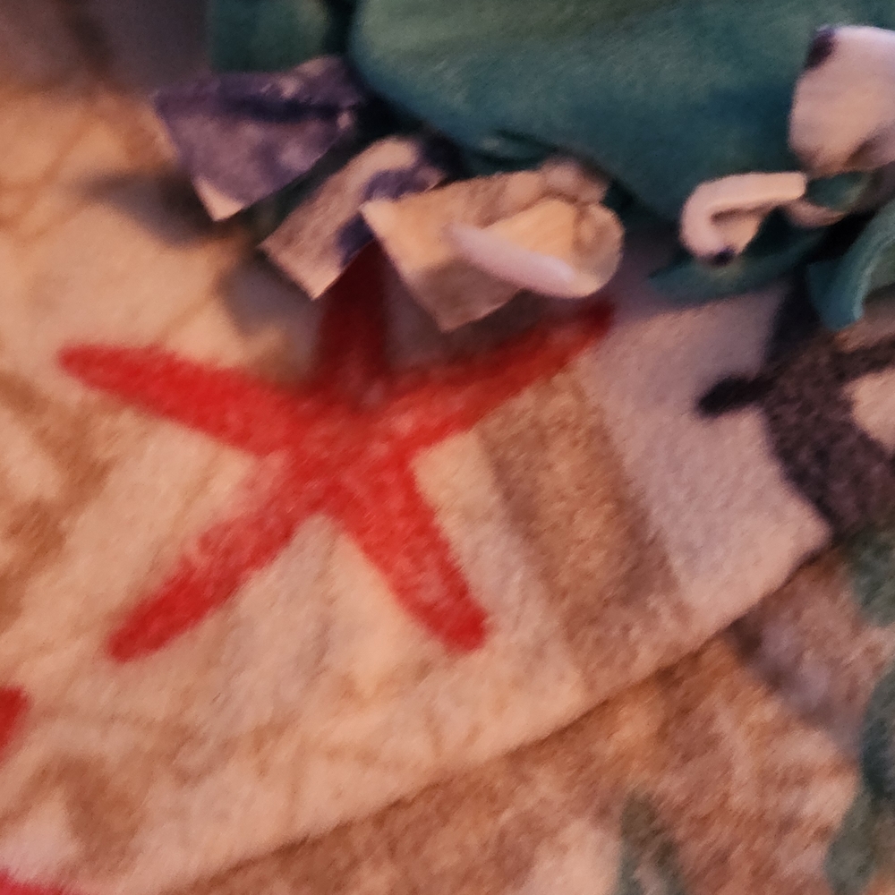 Cozy Starfish Print Fleece Throw Blanket